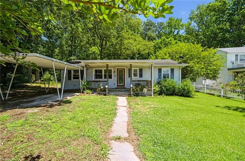 196 Beach Dr, Hartfield, VA, 23071-2058 | Card Image