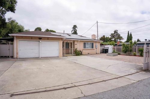 2232 Euclid Ave, East Palo Alto, CA, 94303-1705 | Card Image