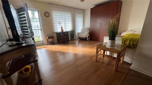 apt-24b-15610 Ne 6th Ave, Miami, FL, 33162-5270 | Card Image