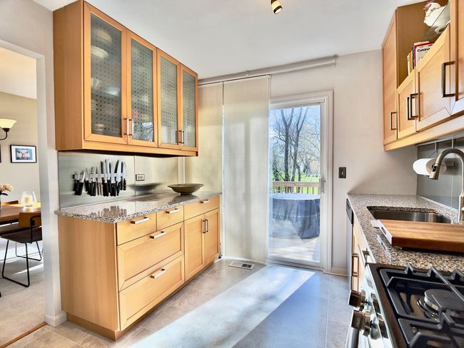 765 Woodside Dr, House other with 3 bedrooms, 2 bathrooms and 2 parking in Roselle IL | Image 6