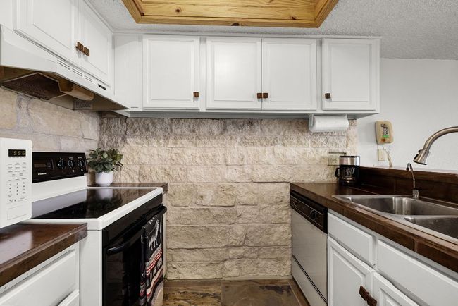 229 Comanche Ln, House other with 2 bedrooms, 2 bathrooms and 2 parking in Lago Vista TX | Image 21