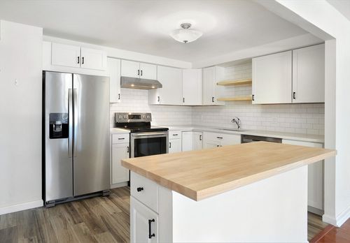 202-1 Commodore Ct, Hull, MA, 02045-1330 | Card Image