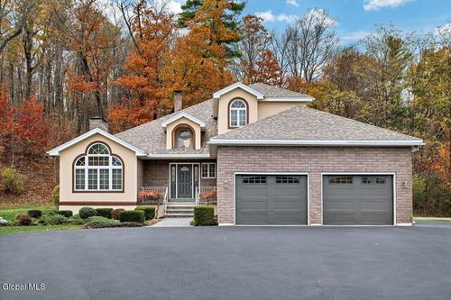 1306 Putnam Rd, Rotterdam, NY, 12306-6118 | Card Image