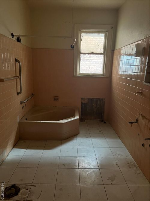 2237 W Grand Blvd, Detroit, MI, 48208-1168 | Card Image