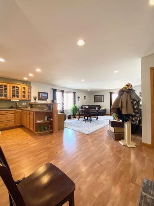11 W Park St, New York Mills, MN, 56567-4411 | Card Image