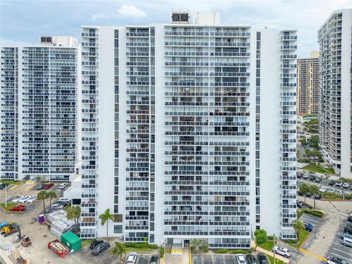 apt-731-20505 E Country Club Dr, Aventura, FL, 33180-3038 | Card Image