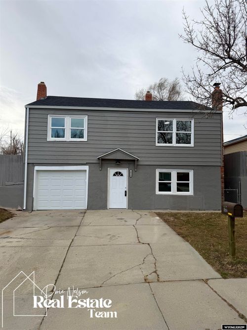 1016 S Washington St, Casper, WY, 82601-3935 | Card Image