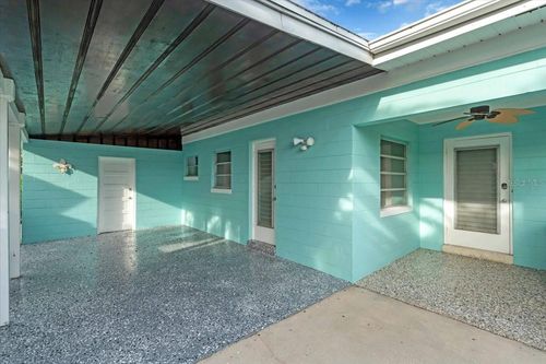 11435 2nd St E, TREASURE ISLAND, FL, 33706-4633 | Card Image