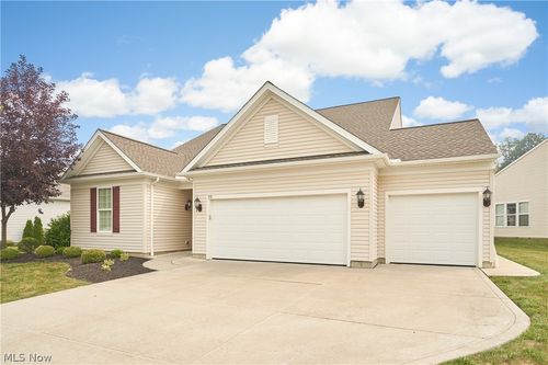 531 Arbor Ln, Copley, OH, 44321-3198 | Card Image