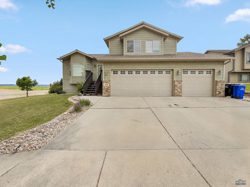 929 Missoula St, RAPID CITY, SD, 57703-5700 | Card Image