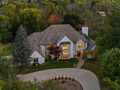 2751 W Deer Creek Court, River Hills, WI, 53217 | Card Image