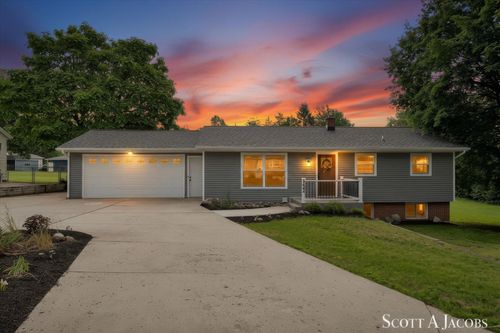 3644 Ivy Dr Ne, Grand Rapids, MI, 49525-2420 | Card Image