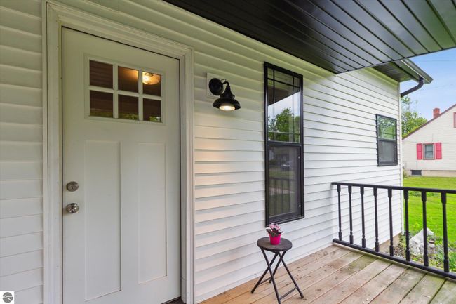 646 S Melze St, House other with 2 bedrooms, 1 bathrooms and null parking in Merrill MI | Image 7