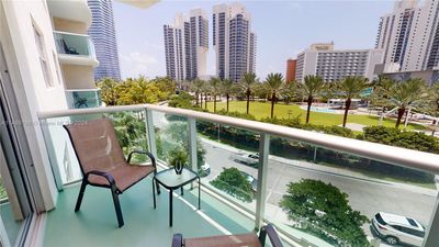 419 - 19370 Collins Ave, Condo with 1 bedrooms, 1 bathrooms and null parking in Sunny Isles Beach FL | Image 3