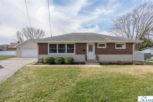 120 Wilson Way, Mankato, MN, 56001-4362 | Card Image