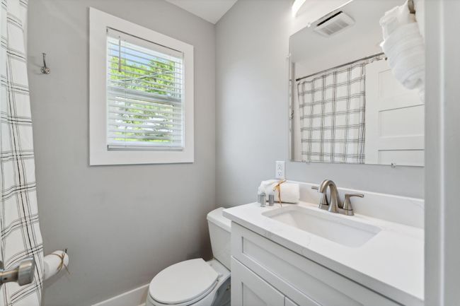 guest bath | Image 16