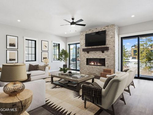 40 Ski Idlewild Rd, Winter Park, CO, 80482-5329 | Card Image