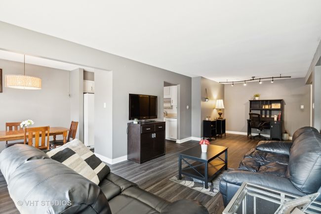 APT-105 - 625 W Huntington Commons Rd, Condo with 1 bedrooms, 1 bathrooms and 1 parking in Mount Prospect IL | Image 8