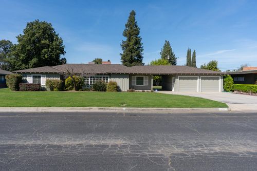 157 N Park Dr, Madera, CA, 93637-3042 | Card Image