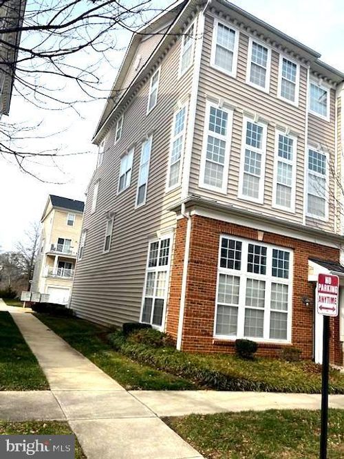 2011-923 Pine Forest Ln, UPPER MARLBORO, MD, 20774-1687 | Card Image