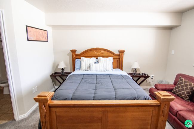 Master bedroom with bathroom and walk in closet | Image 18