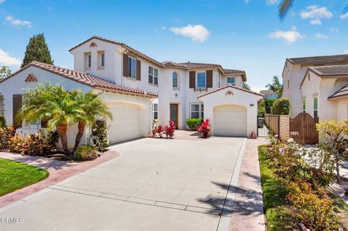 2096 Mission Hills Dr, Oxnard, CA, 93036-6320 | Card Image
