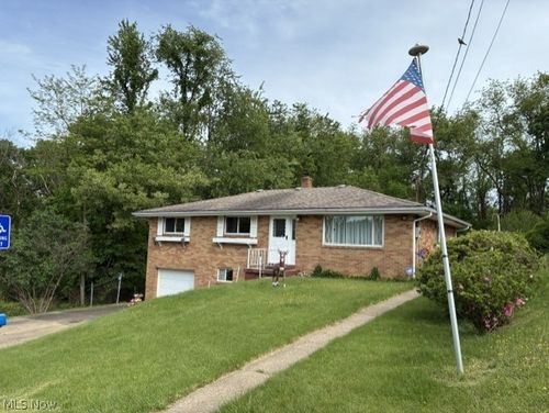 216 Lane St, Weirton, WV, 26062-2824 | Card Image