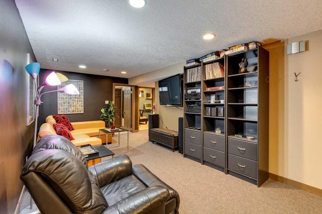 70 Mayfair Rd Sw, House detached with 3 bedrooms, 4 bathrooms and 3 parking in Calgary AB | Image 22
