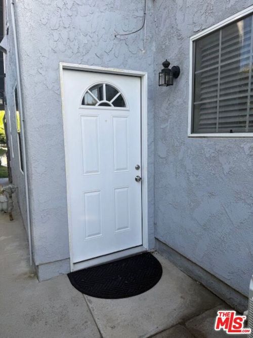 6211 Anastasia St, Simi Valley, CA, 93063-3709 | Card Image