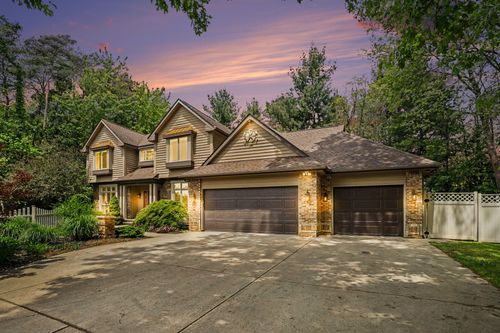 5390 Saddle Club Dr, Kalamazoo, MI, 49009-9773 | Card Image