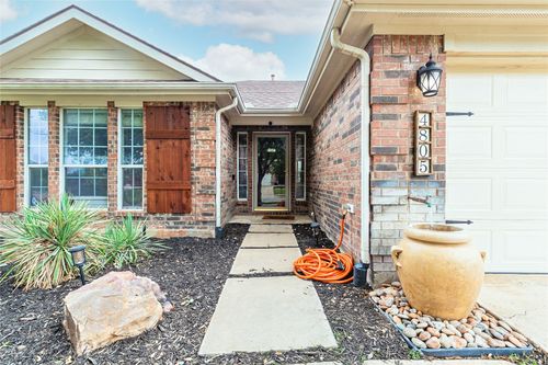 4805 Cliburn Dr, Fort Worth, TX, 76244-6129 | Card Image