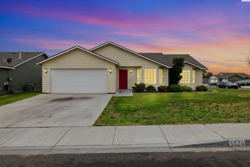 5520 Buchanan Ln, Pasco, WA, 99301-8440 | Card Image