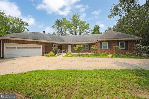 4 Chester Ave, Medford, NJ, 08055-8724 | Card Image