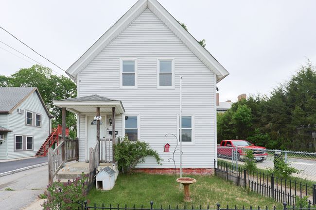 32 High St, House other with 4 bedrooms, 2 bathrooms and 4 parking in Killingly CT | Image 22