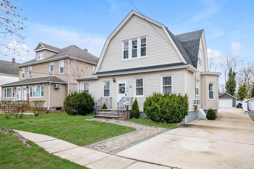 33 Harrison Ave, Lynbrook, NY, 11563-3418 | Card Image