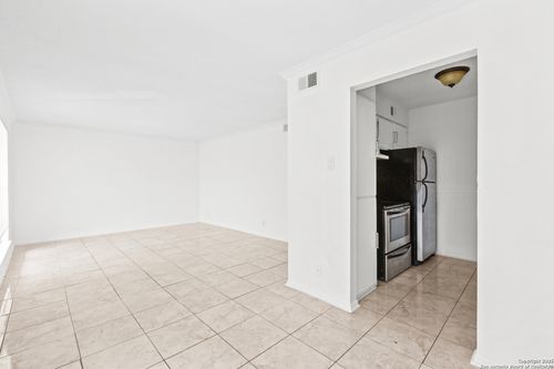 apt-128-6611 Southpoint St, San Antonio, TX, 78229-4740 | Card Image