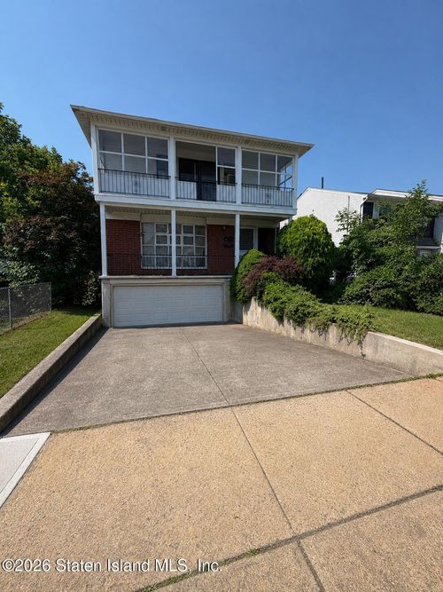 112 Birch Rd, Staten Island, NY, 10303-1749 | Card Image