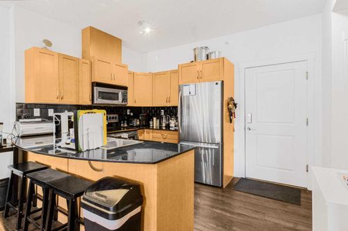 3212-5605 Henwood St Sw, Calgary, AB, T3E7R2 | Card Image