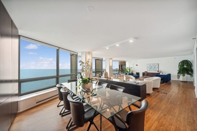 APT-19 - 1418 N Lake Shore Dr, Condo with 3 bedrooms, 4 bathrooms and 2 parking in CHICAGO IL | Image 4