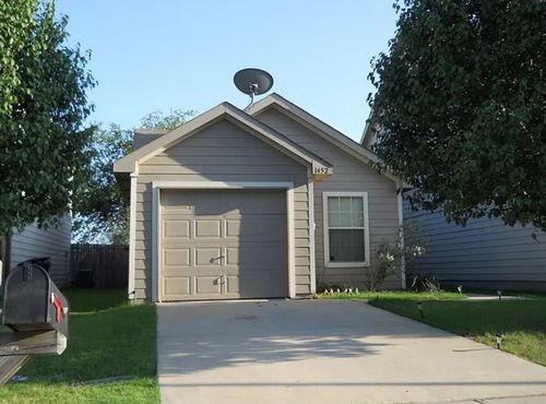 1452 Pine Ln, Fort Worth, TX, 76140-5400 | Card Image