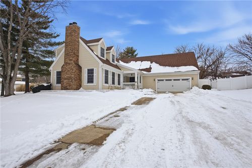 2614 Krishire Dr, Charleston, IL, 61920-4317 | Card Image