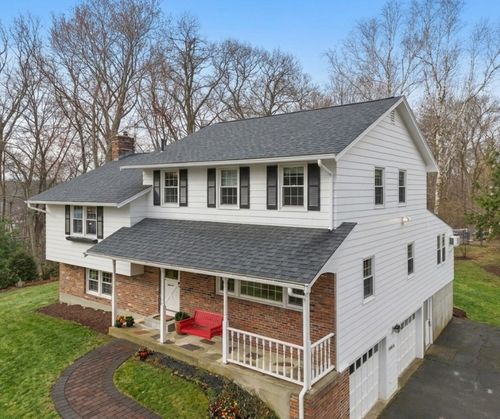 11 Ethelyn Cir, Maynard, MA, 01754-1304 | Card Image