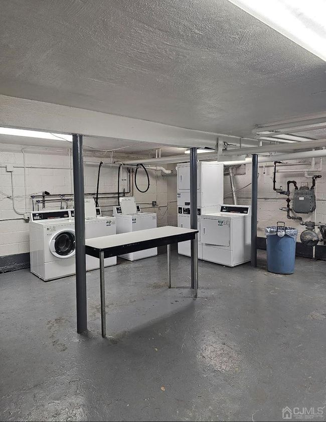 32 Woodedge Ave, Townhouse with 2 bedrooms, 1 bathrooms and null parking in Edison NJ | Image 15