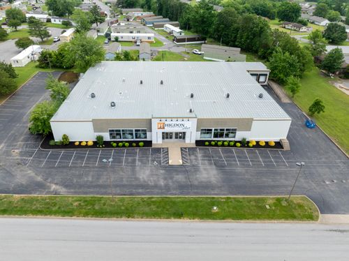 1410 N 12th St, Murray, KY, 42071-3581 | Card Image