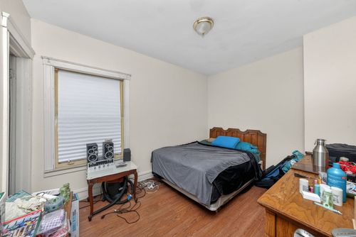 7717 S Luella Ave, Chicago, IL, 60649-4109 | Card Image
