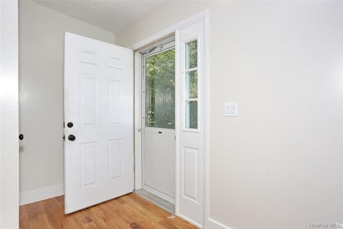 13 Woodland Pl, Airmont, NY, 10952-3410 | Card Image