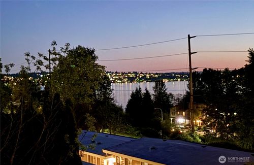 b102-4100 Lake Washington Blvd N, Renton, WA, 98056-1586 | Card Image