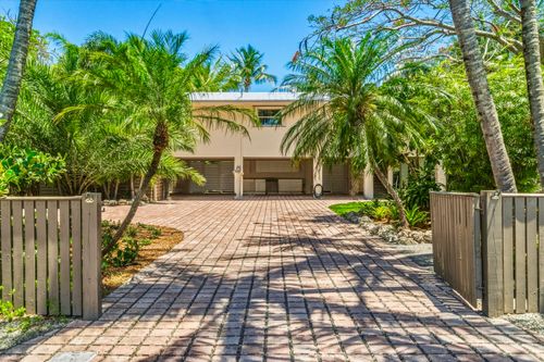 123 Venetian Way, Sugarloaf Key, FL, 33042-3605 | Card Image