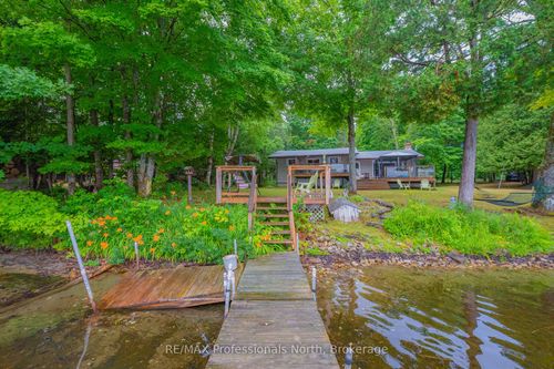 1582 S Lake Rd, Minden, ON, K0M2K0 | Card Image