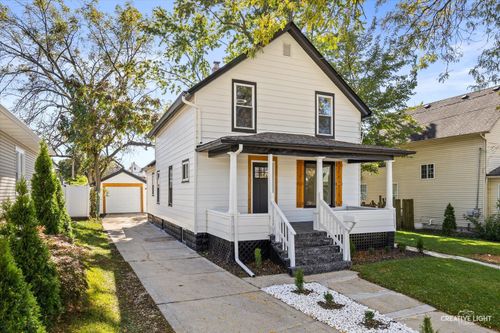 815 Fulton St, Aurora, IL, 60505-3731 | Card Image